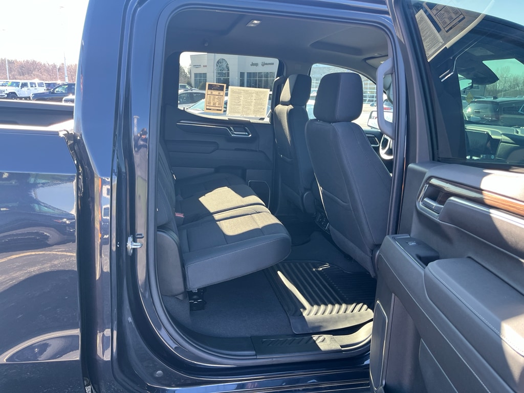 2022 Chevrolet Silverado 1500 LT - Photo 16