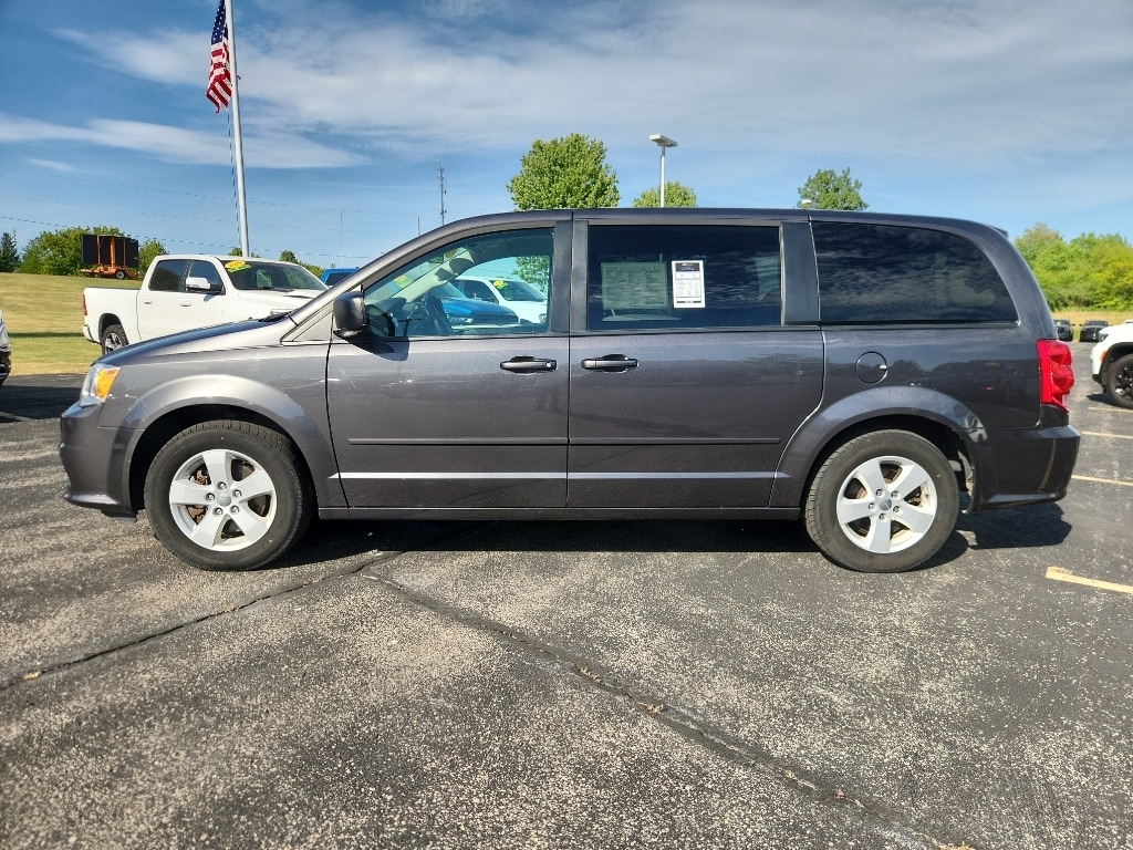 Used 2016 Dodge Grand Caravan SE with VIN 2C4RDGBG9GR368160 for sale in Slinger, WI