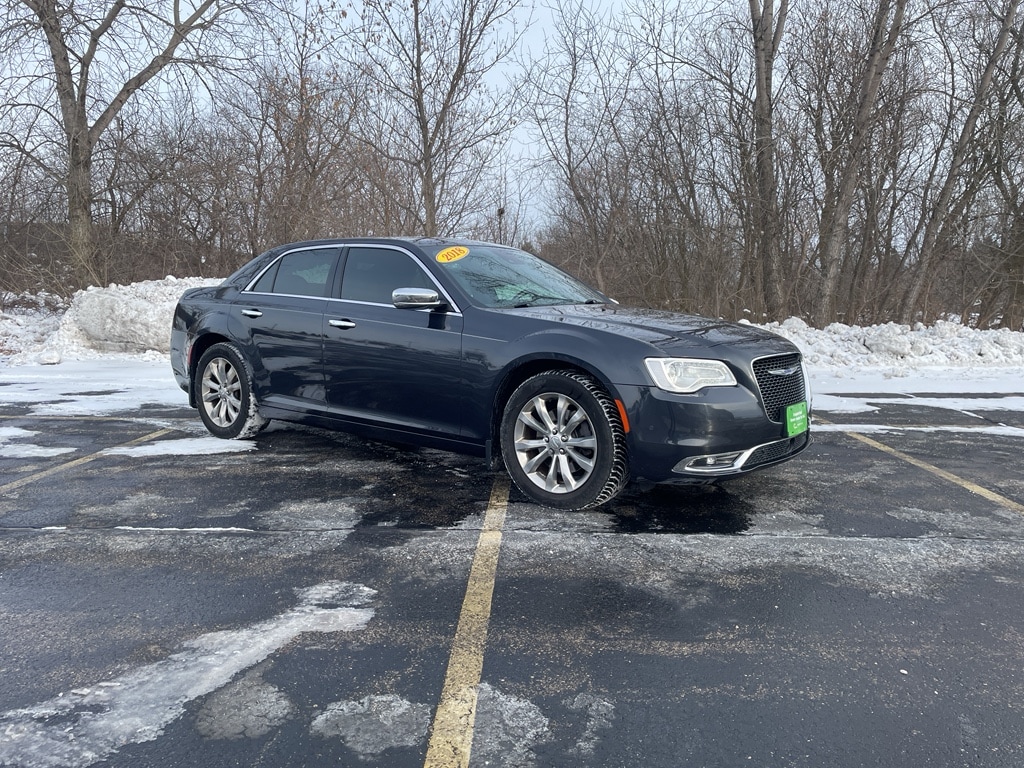 2018 Chrysler 300 Limited's photo