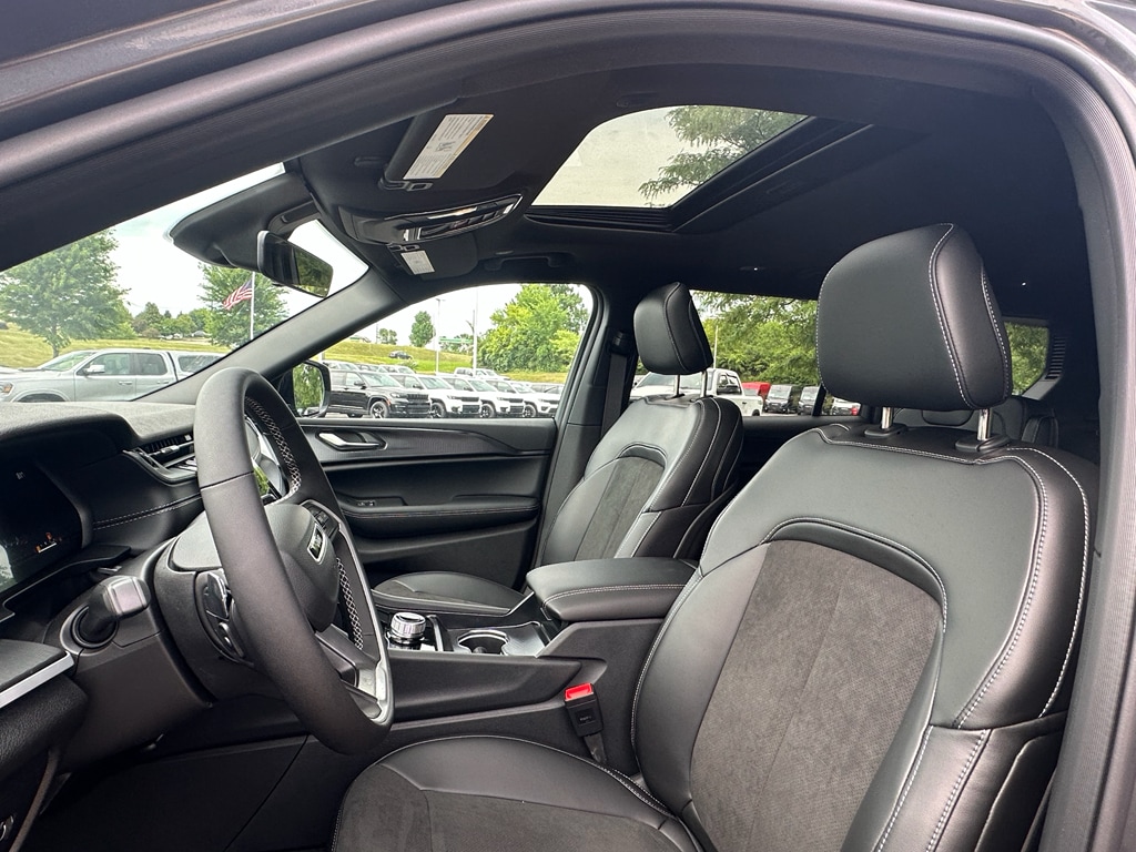 2025 Jeep Grand Cherokee L Altitude - Photo 14