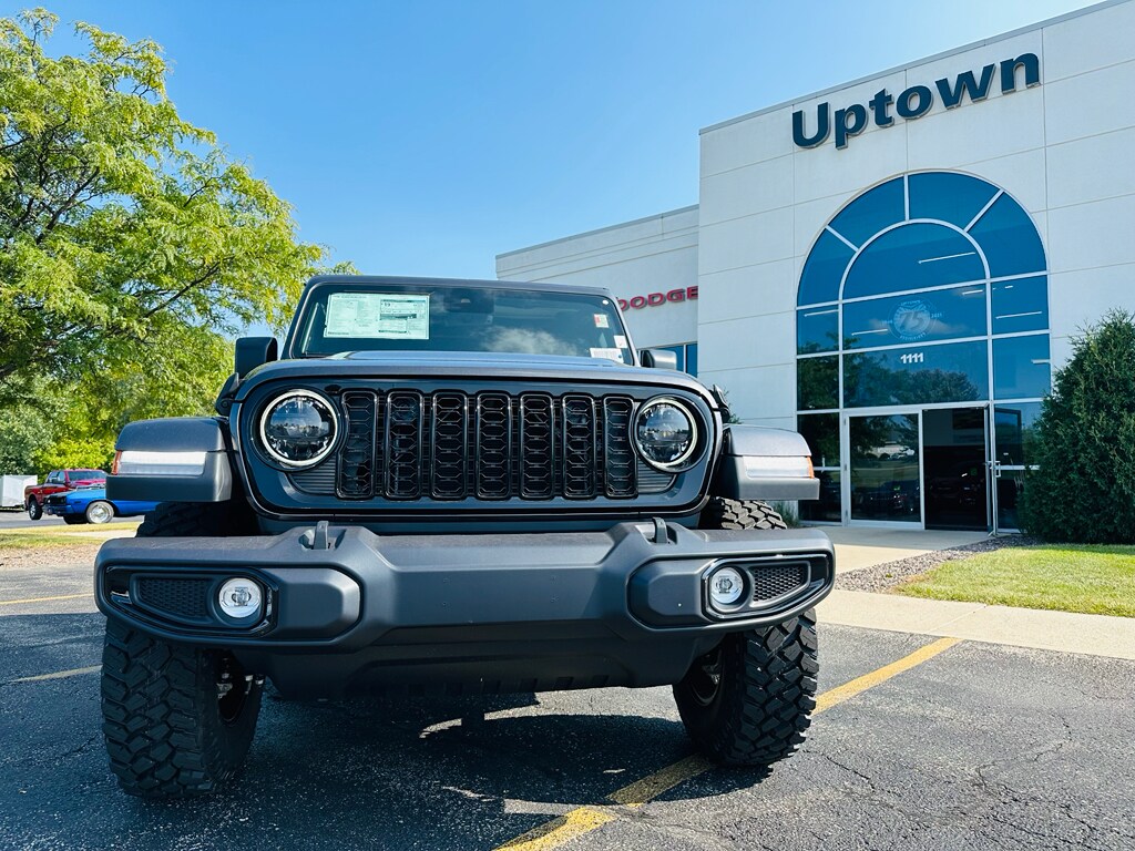 2025 Jeep Gladiator Willys photo 2