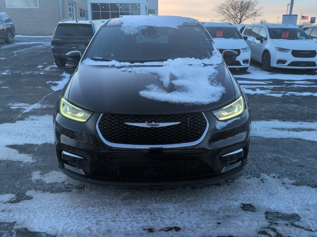 New 2026 Chrysler Pacifica Limited Passenger Van