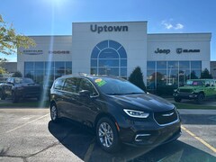 2022 Chrysler Pacifica Touring L Passenger Van