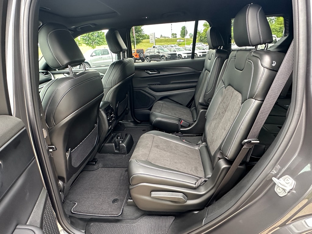 2025 Jeep Grand Cherokee L Altitude - Photo 8