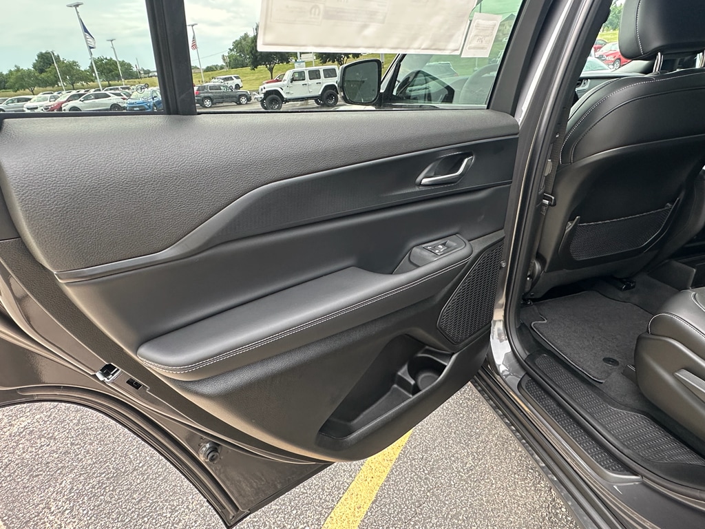 2025 Jeep Grand Cherokee L Altitude - Photo 7