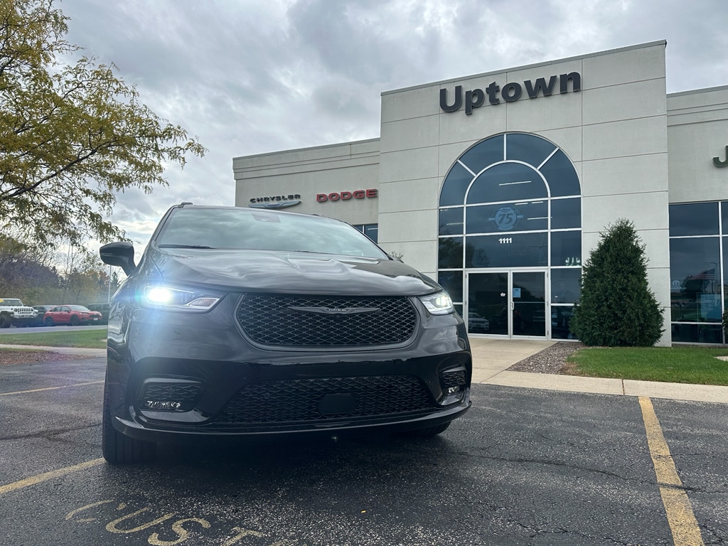 New 2026 Chrysler Pacifica Select Passenger Van