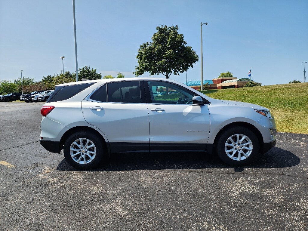 Used 2019 Chevrolet Equinox LT with VIN 2GNAXUEV1K6198102 for sale in Slinger, WI