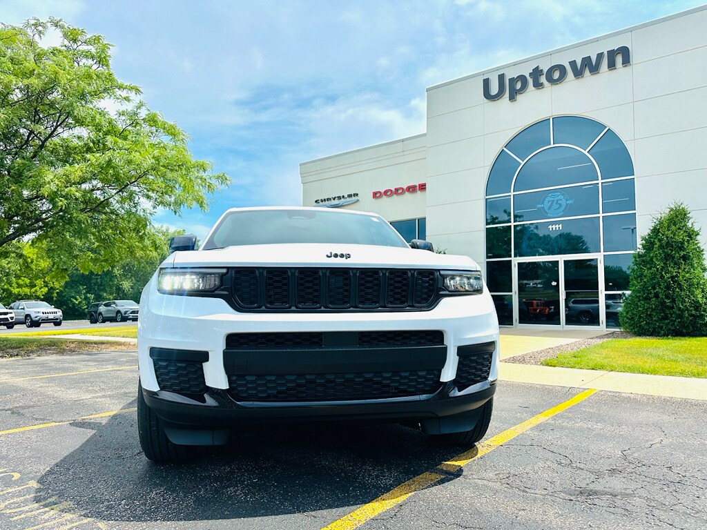 2025 Jeep Grand Cherokee Altitude X photo 3