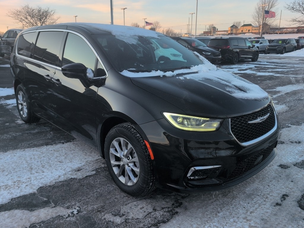 New 2026 Chrysler Pacifica Limited Passenger Van