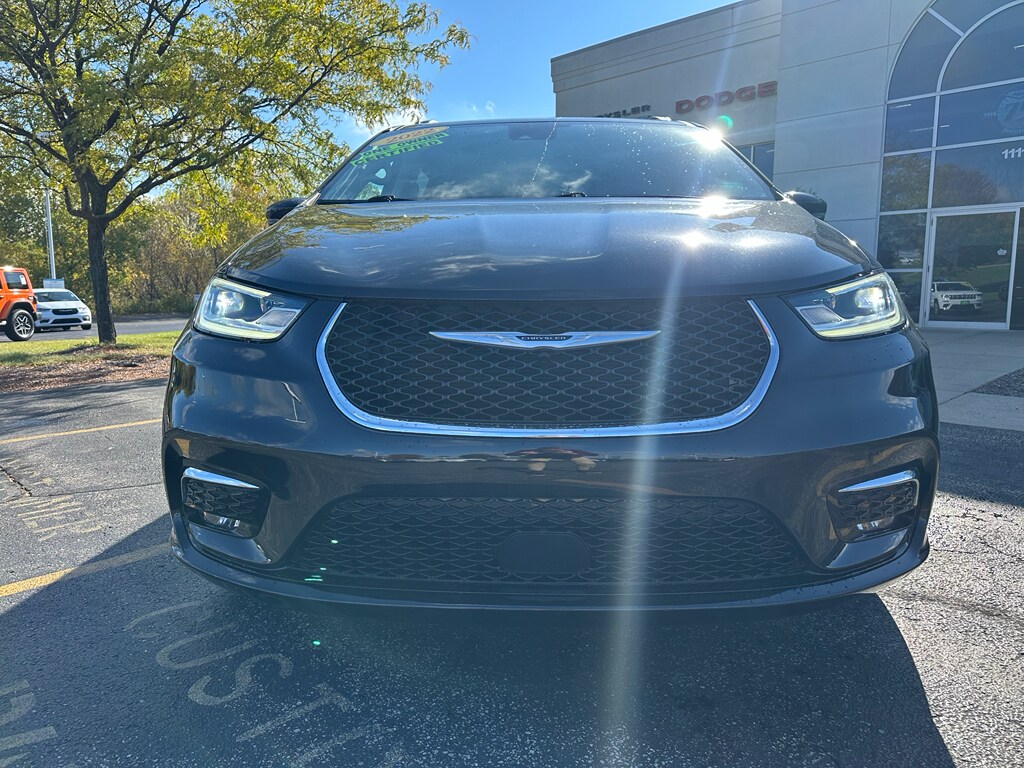 2022 Chrysler Pacifica Touring L photo 4