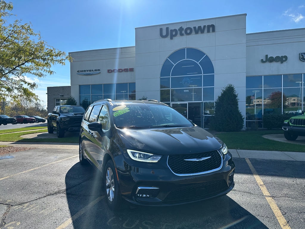 Used 2022 Chrysler Pacifica Touring L Passenger Van