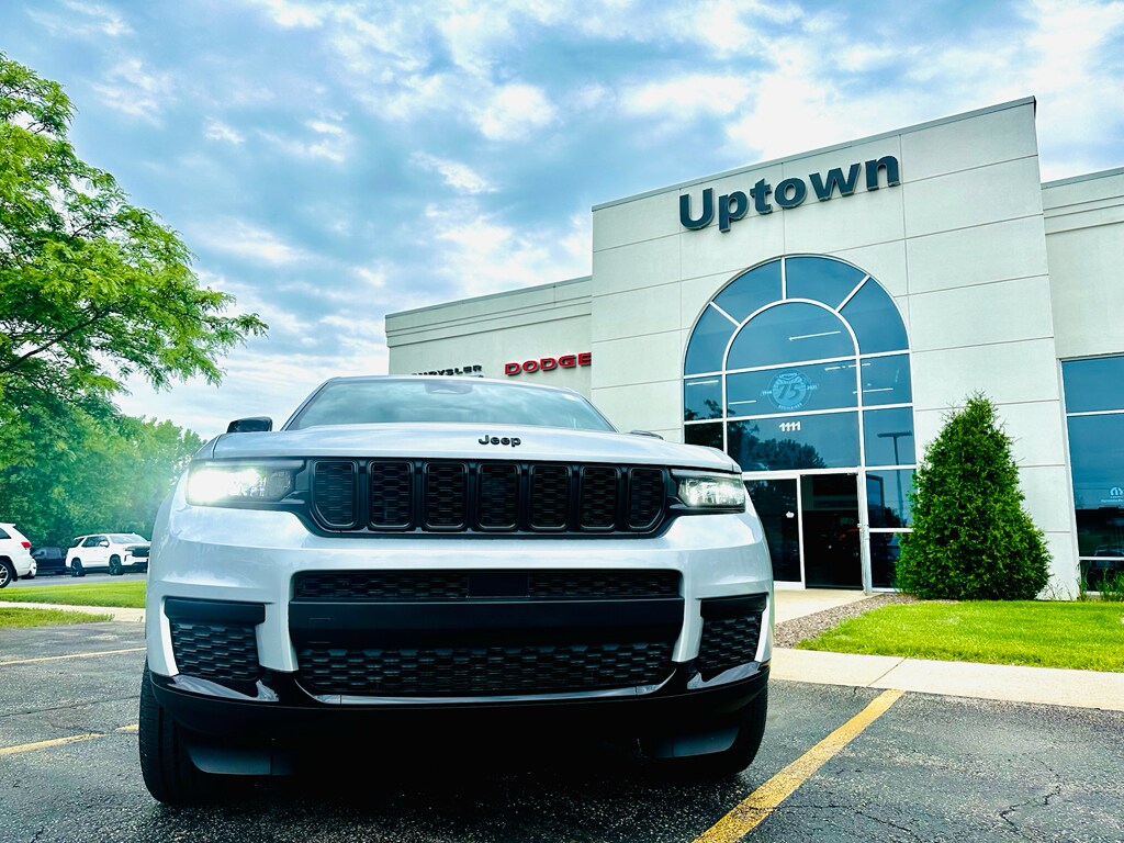 2025 Jeep Grand Cherokee Altitude X photo 2