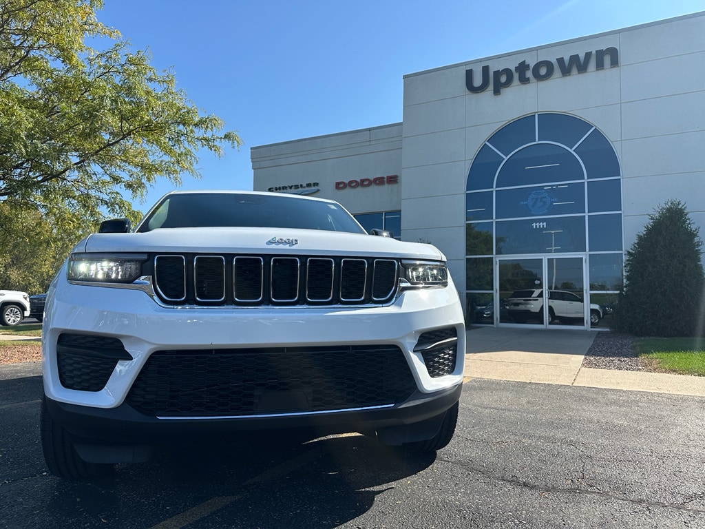 New 2025 Jeep Grand Cherokee Laredo Sport Utility