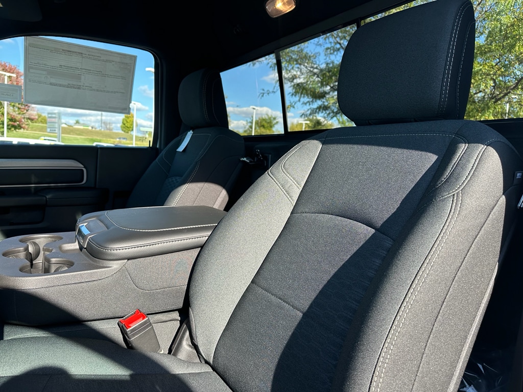 2026 RAM 3500 Tradesman - Photo 13