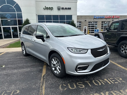 2026 Chrysler Pacifica Select Passenger Van