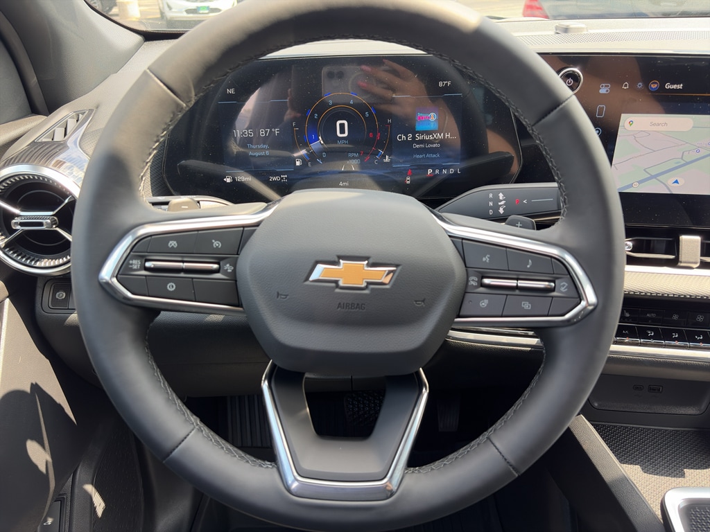 2027 Chevrolet Equinox LT - Photo 10