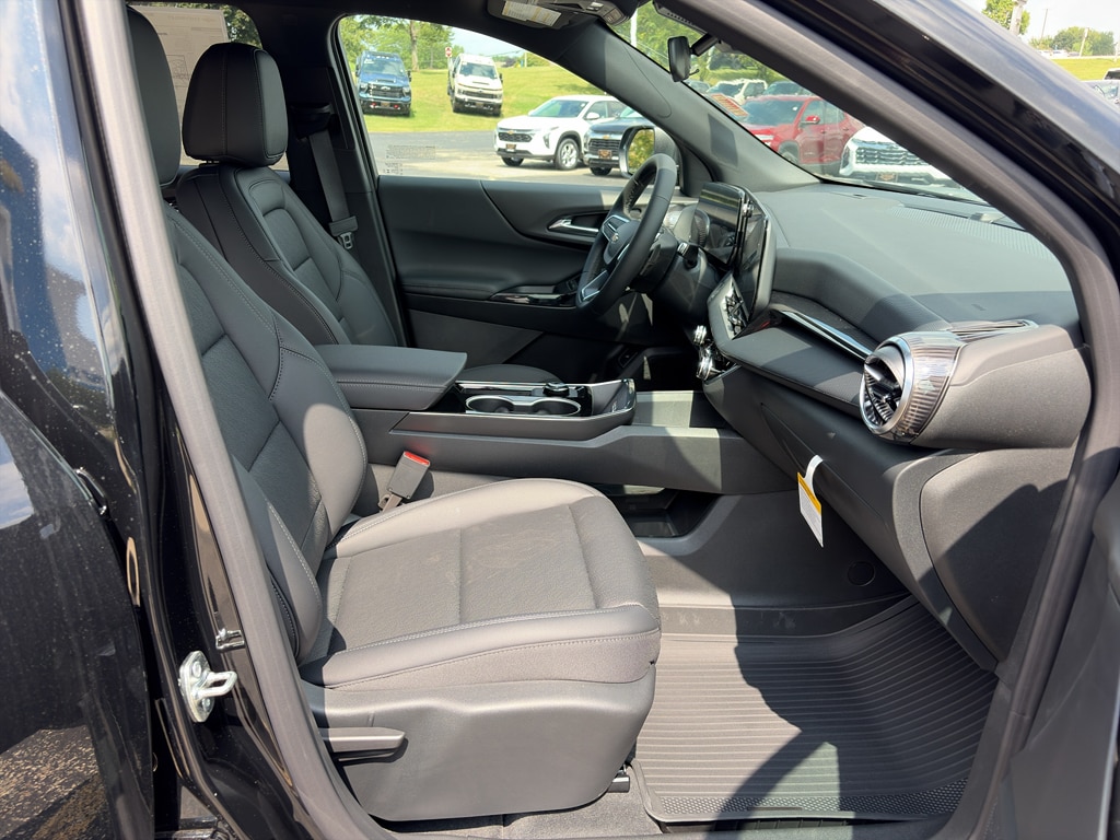 2027 Chevrolet Equinox LT - Photo 14