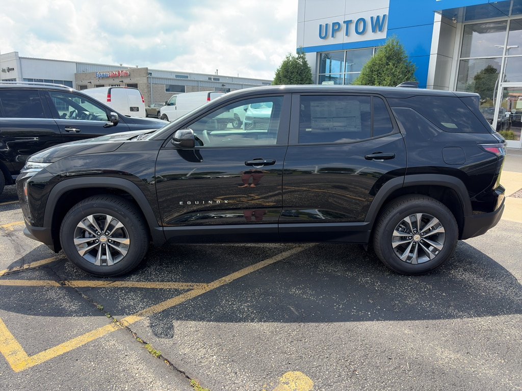 2027 Chevrolet Equinox LT - Photo 8