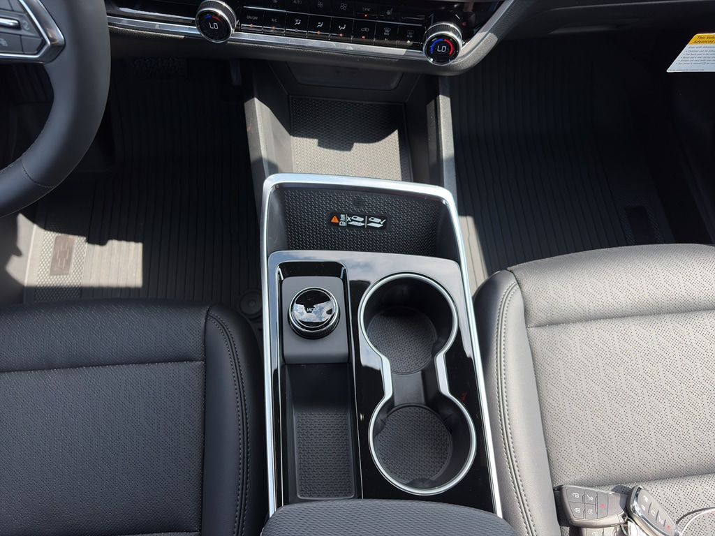 2027 Chevrolet Equinox LT - Photo 13