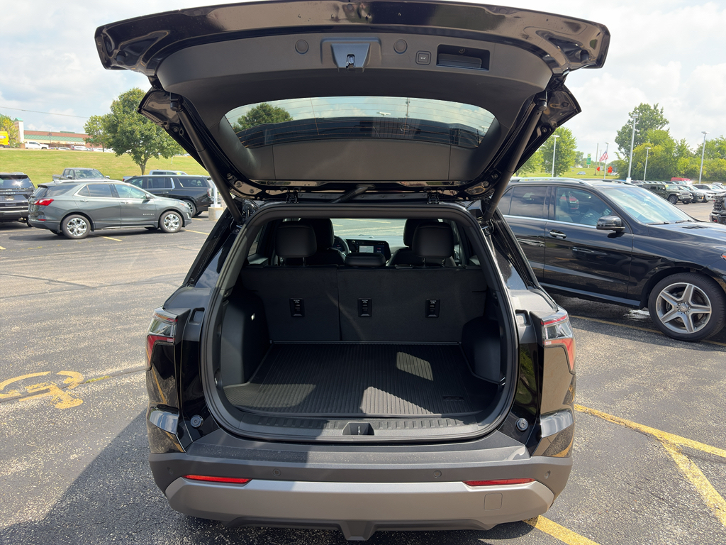 2027 Chevrolet Equinox LT - Photo 16