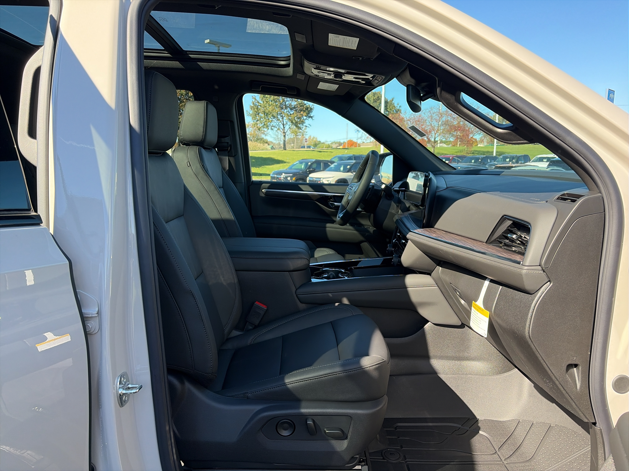 2027 Chevrolet Tahoe Z71 - Photo 16