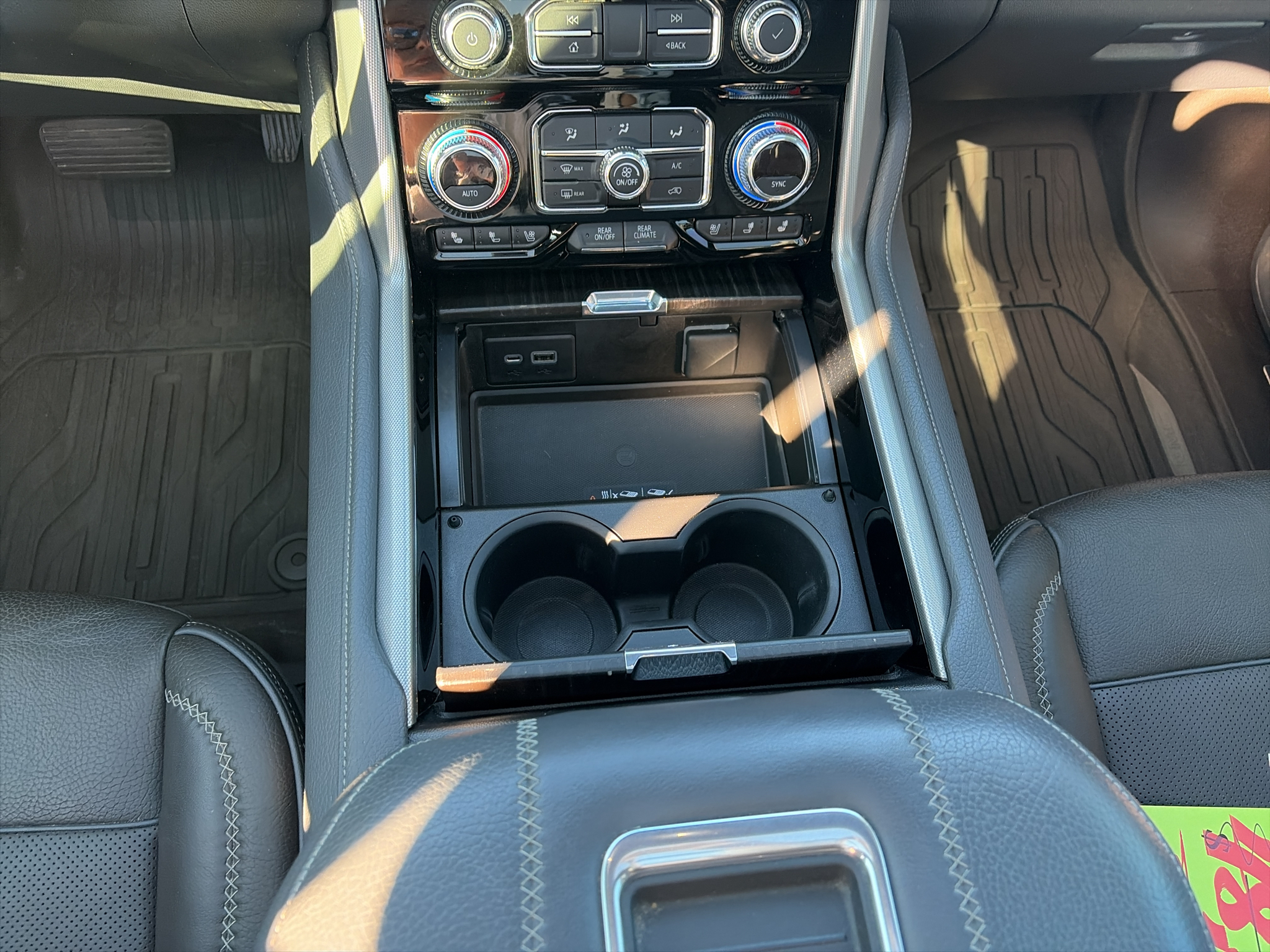 2021 GMC Yukon XL Denali - Photo 12