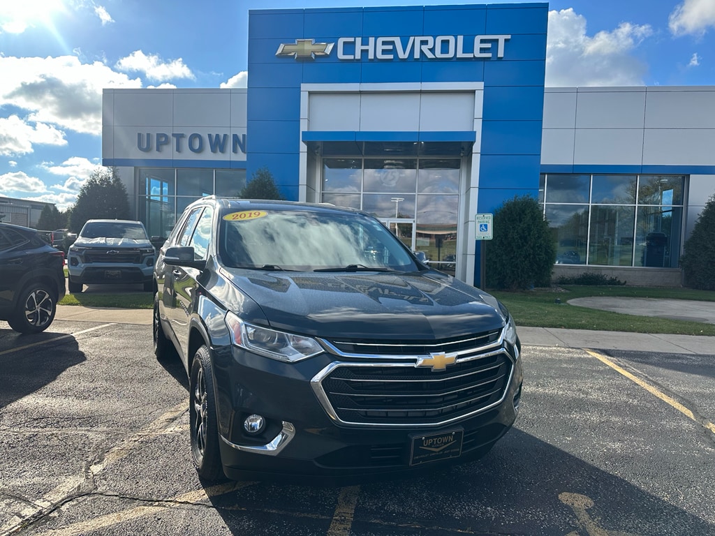 Used 2019 Chevrolet Traverse 1LT with VIN 1GNEVGKW3KJ101278 for sale in Slinger, WI