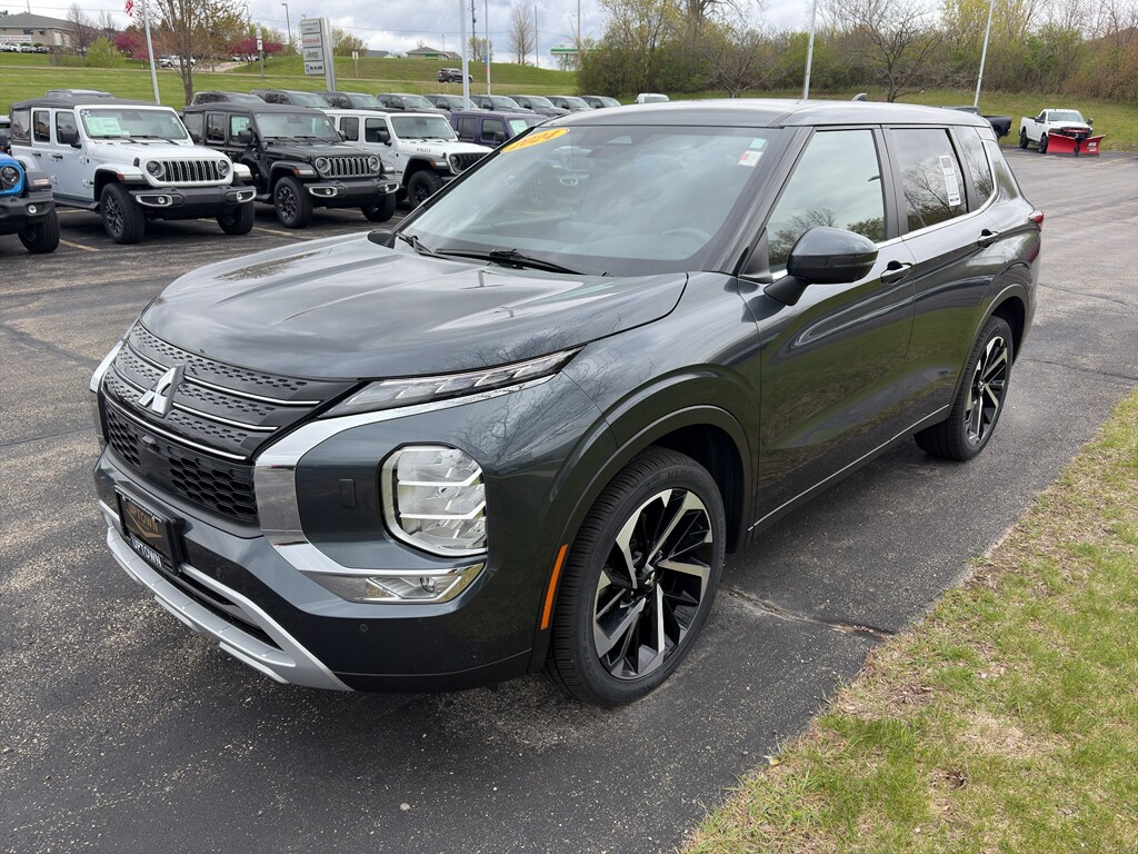 Used 2024 Mitsubishi Outlander SE Black Edition S-AWC SUV