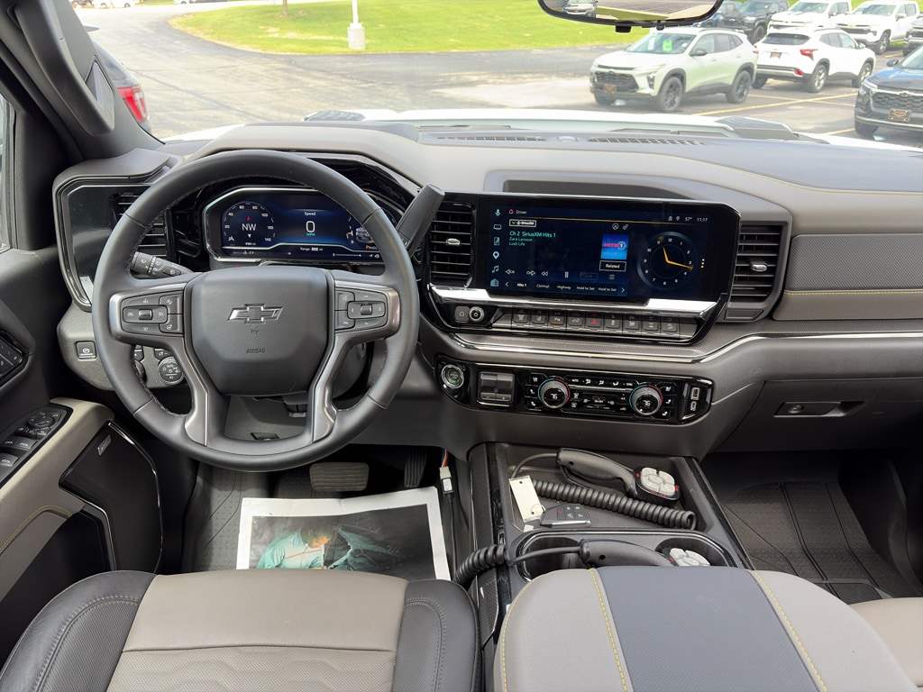 2025 Chevrolet Silverado 2500HD ZR2 - Photo 9