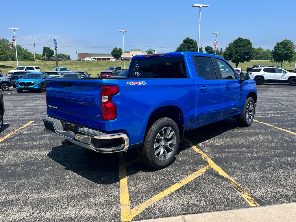 2025 Chevrolet Silverado 1500 LT photo 4