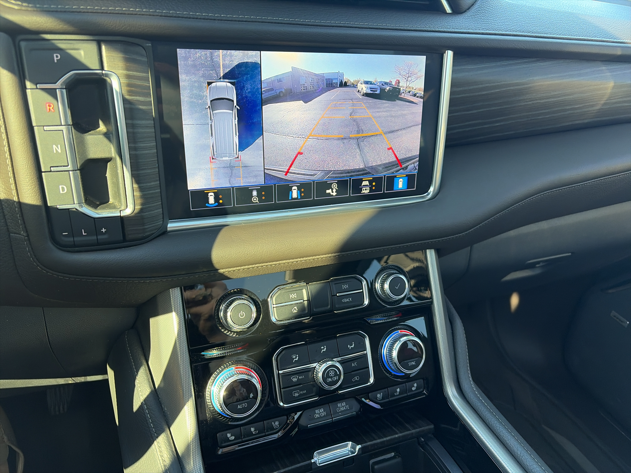 2021 GMC Yukon XL Denali - Photo 27