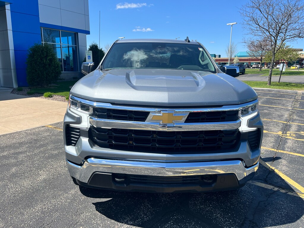 2025 Chevrolet Silverado 1500 LT photo 2
