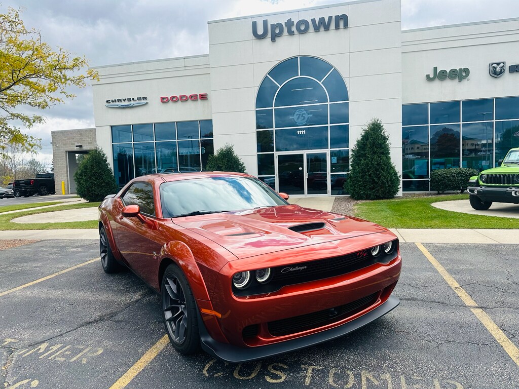 2020 Dodge Challenger R/T Scat Pack Widebody photo 2