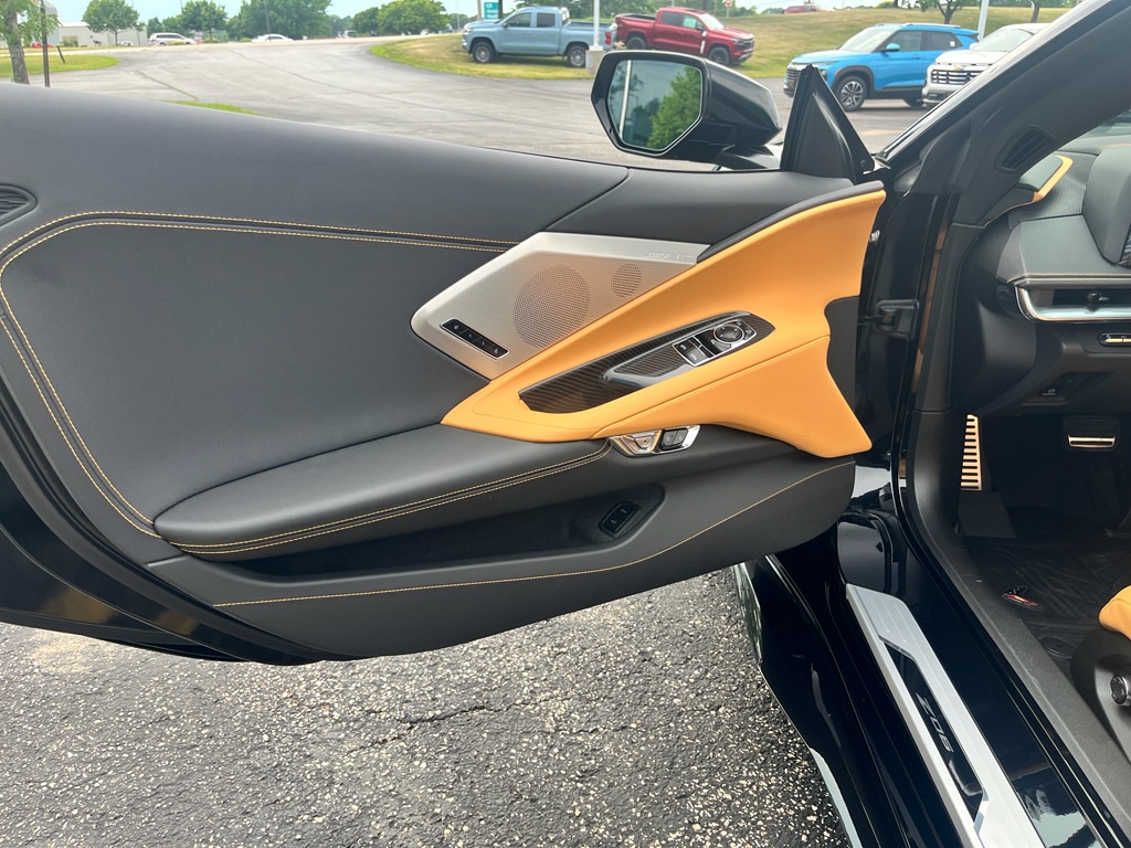 2025 Chevrolet Corvette 2LZ - Photo 11