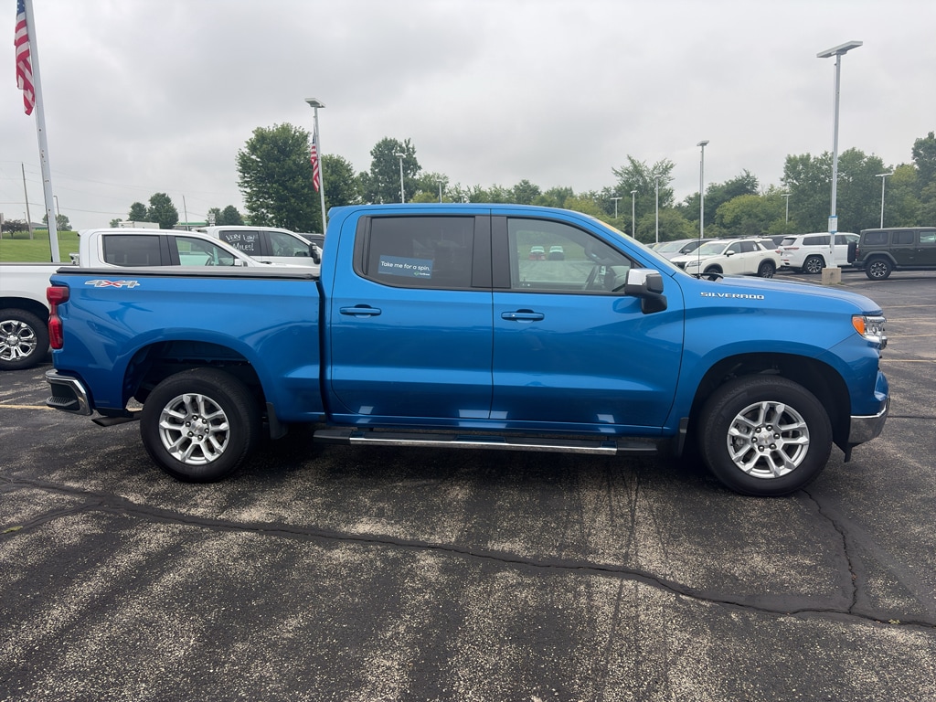 2024 Chevrolet Silverado 1500 LT - Photo 4