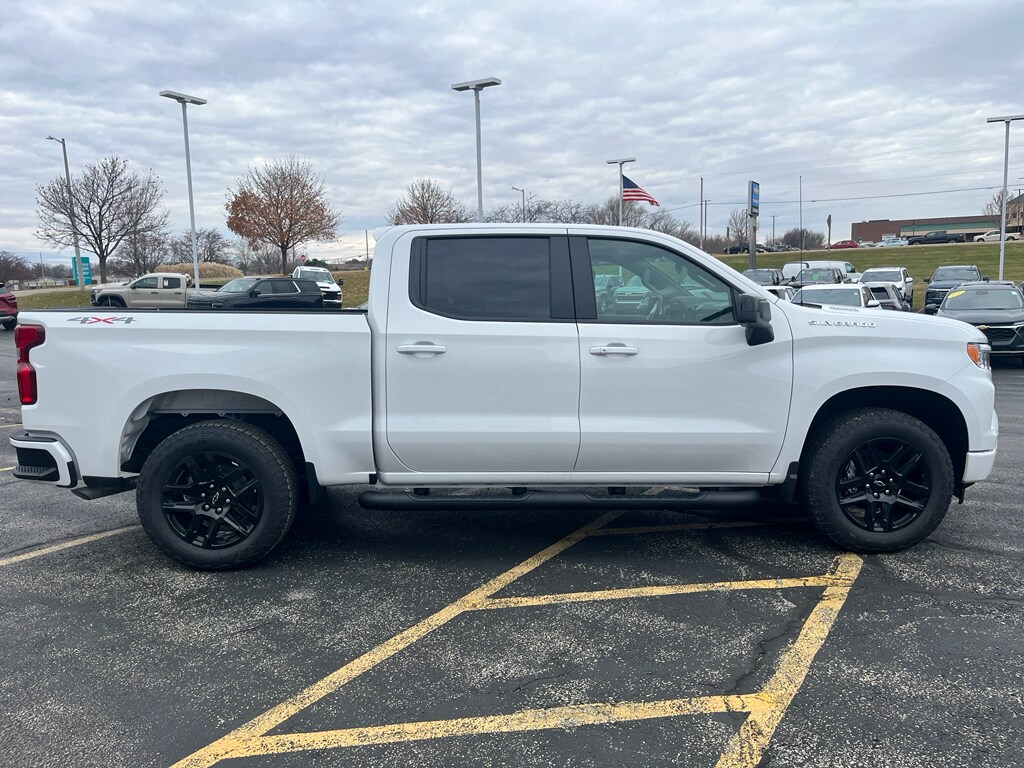 2026 Chevrolet Silverado 1500 RST photo 4