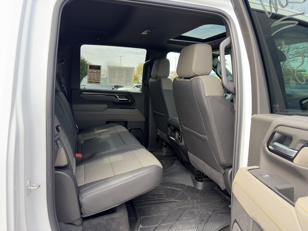 2025 Chevrolet Silverado 2500HD ZR2 - Photo 16