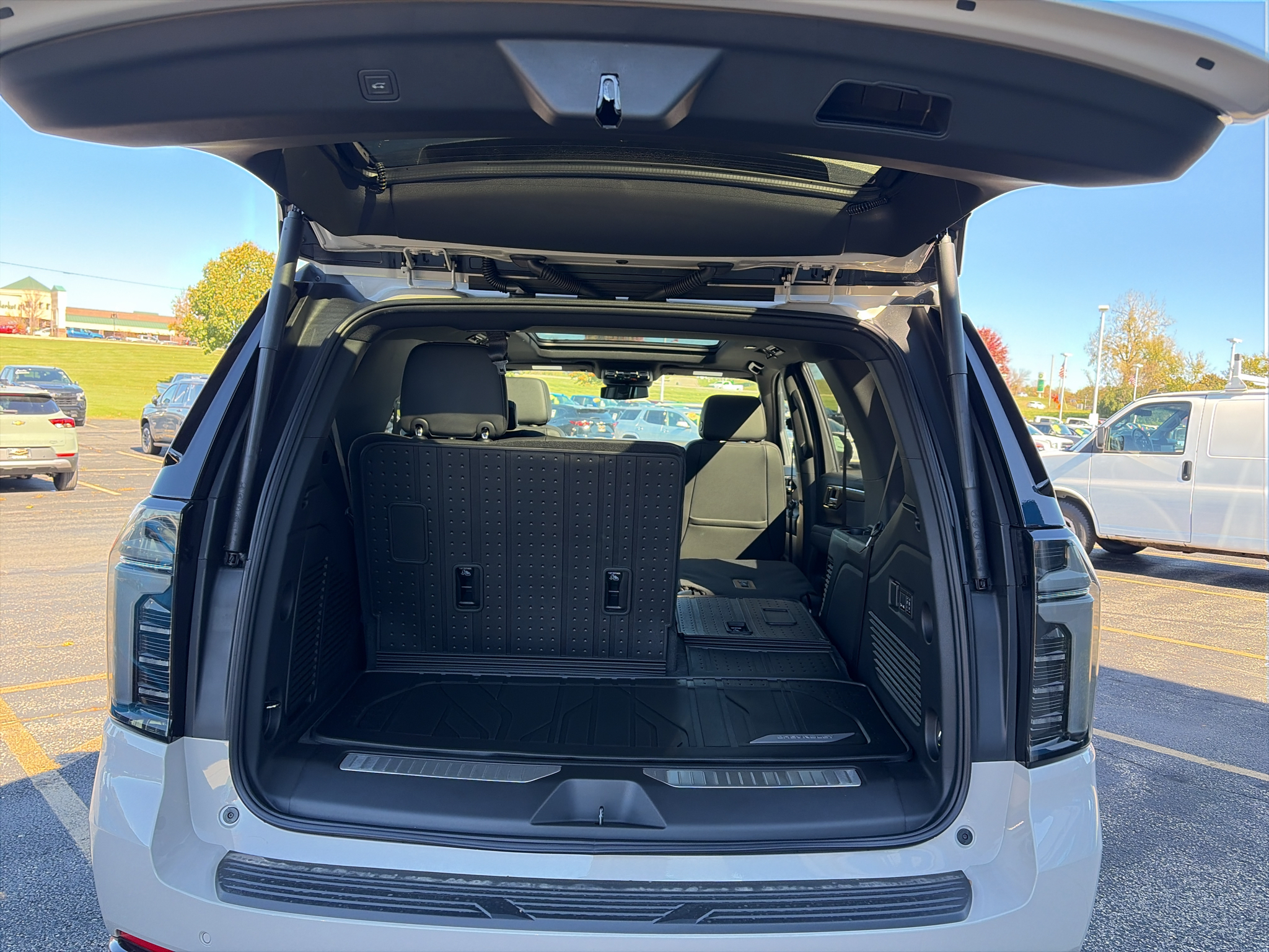 2027 Chevrolet Tahoe Z71 - Photo 21