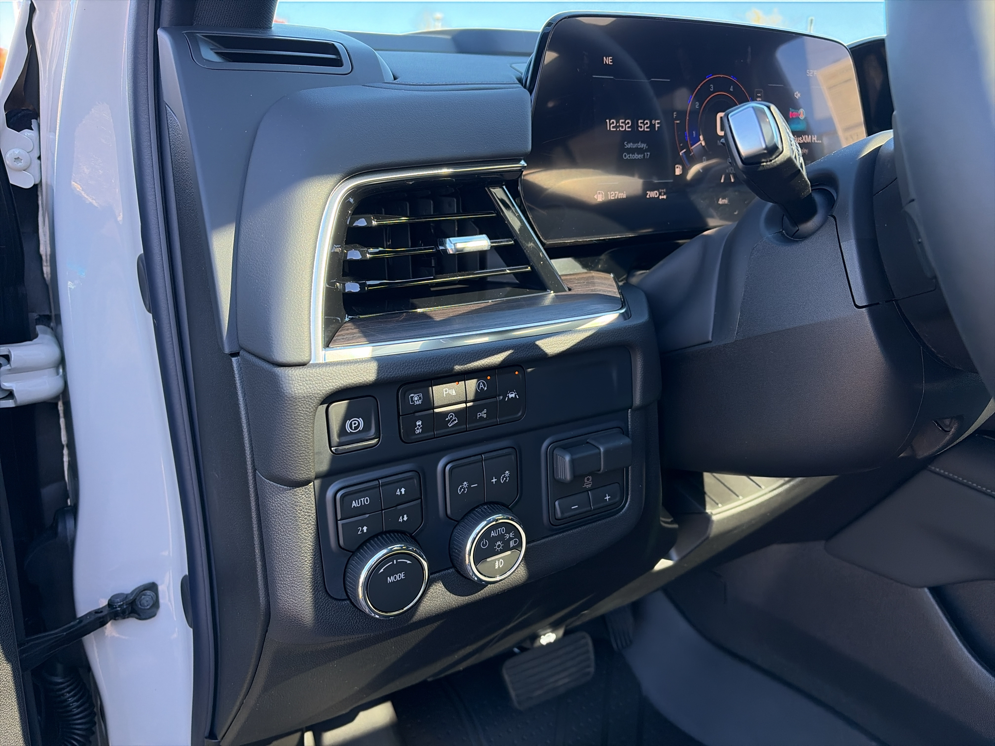 2027 Chevrolet Tahoe Z71 - Photo 23
