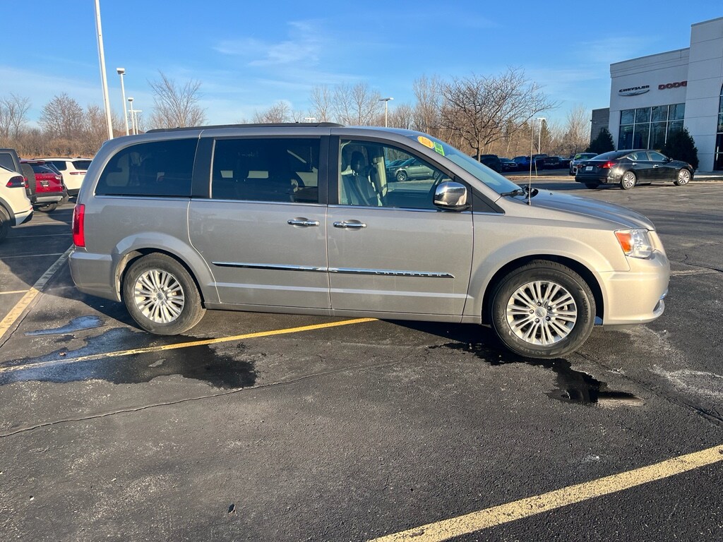 Used 2015 Chrysler Town & Country Touring-L
