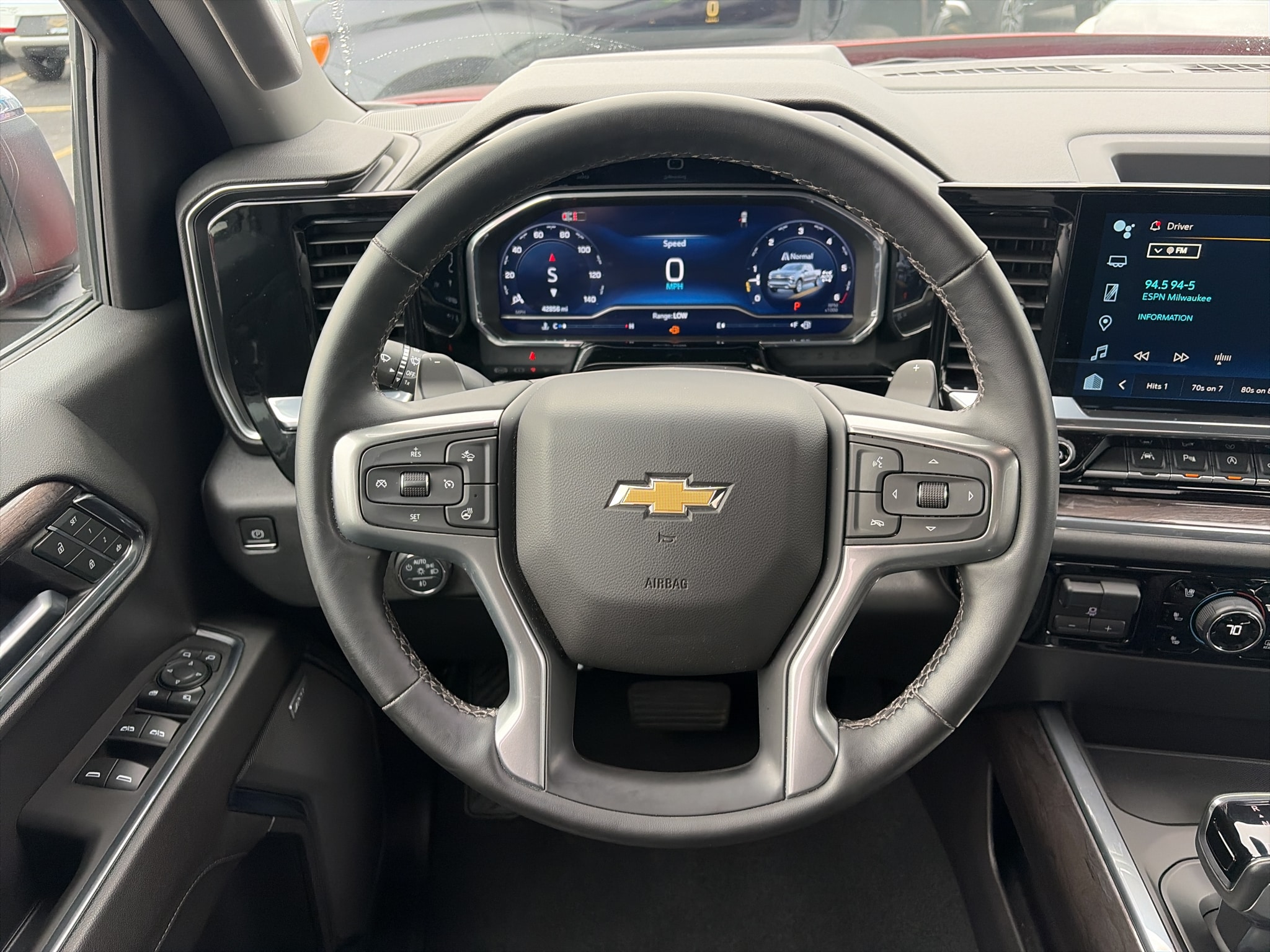 2024 Chevrolet Silverado 1500 LTZ - Photo 10