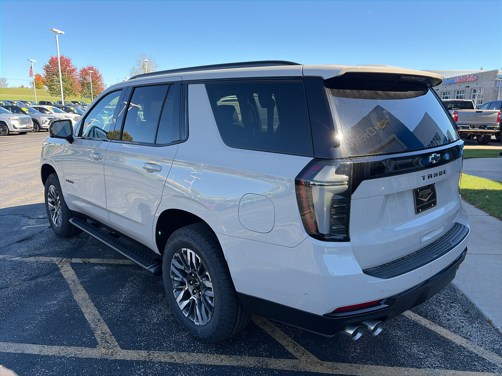 2027 Chevrolet Tahoe Z71 - Photo 7