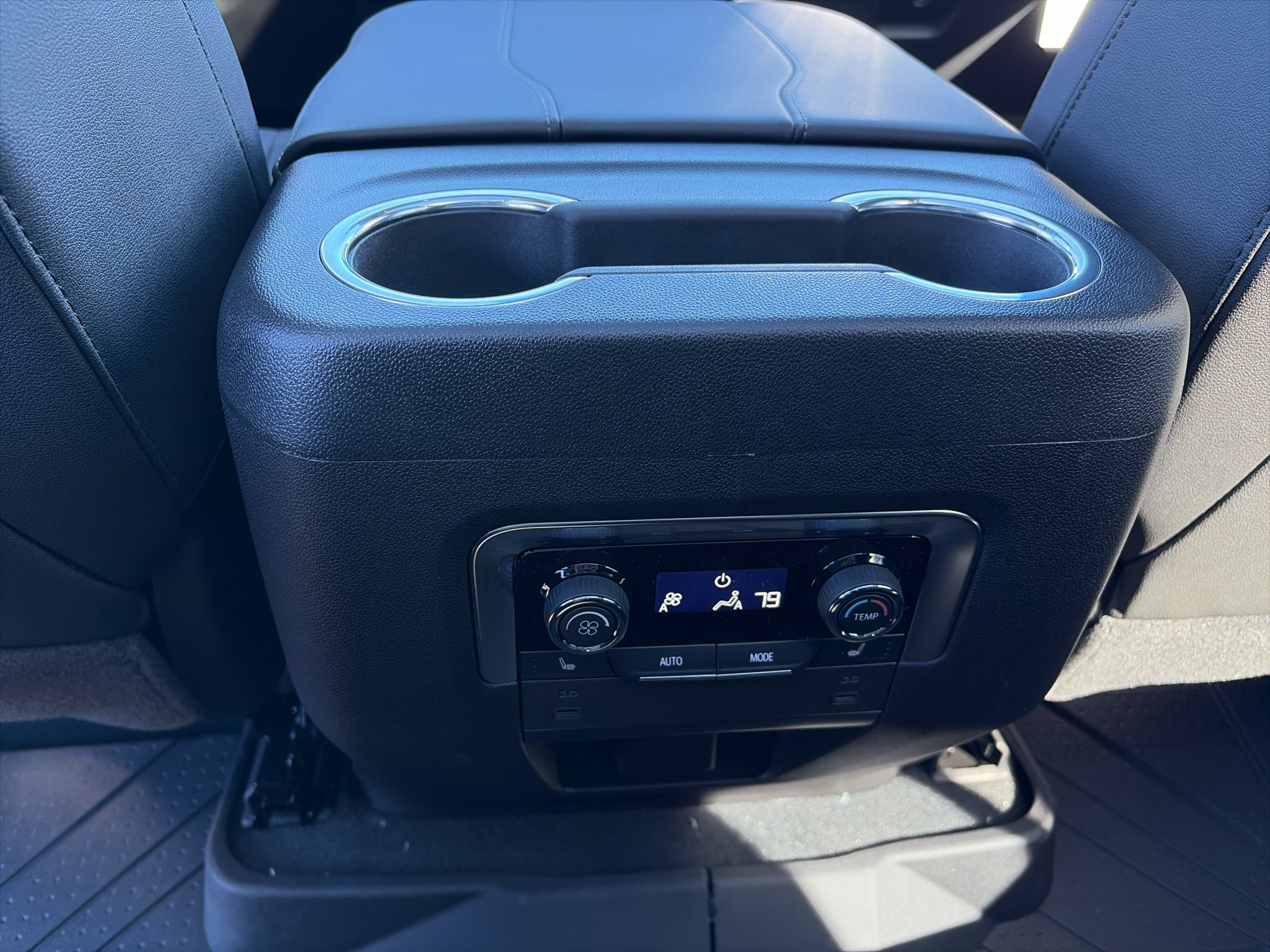 2027 Chevrolet Tahoe Z71 - Photo 15