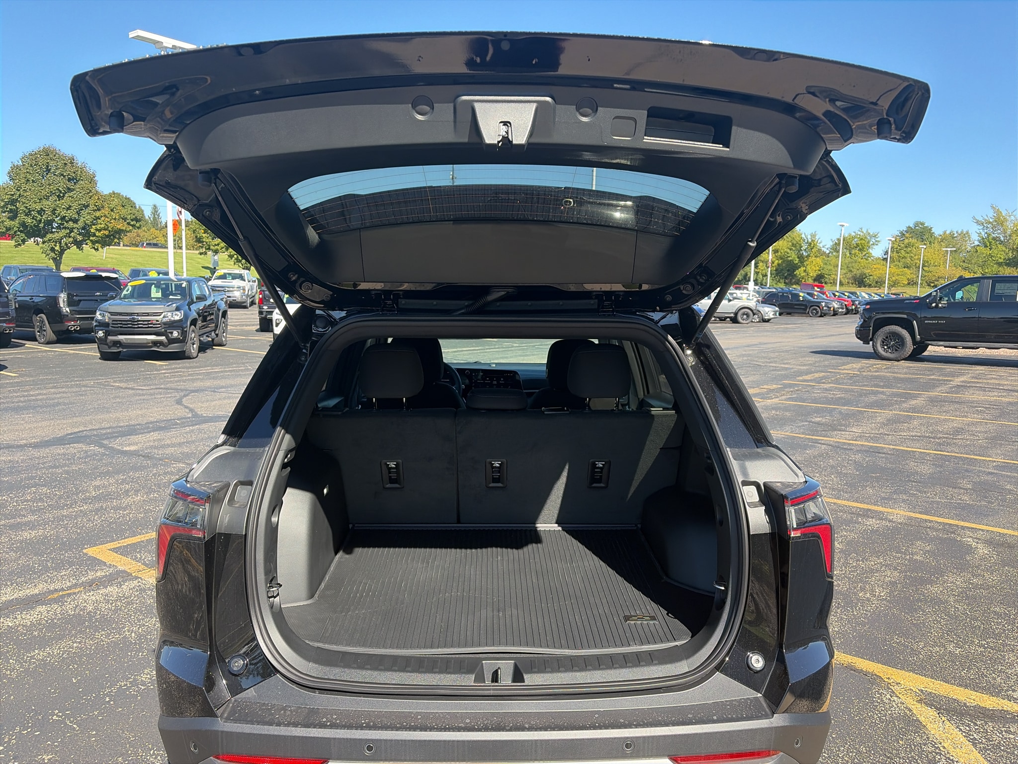 2027 Chevrolet Equinox LT - Photo 16
