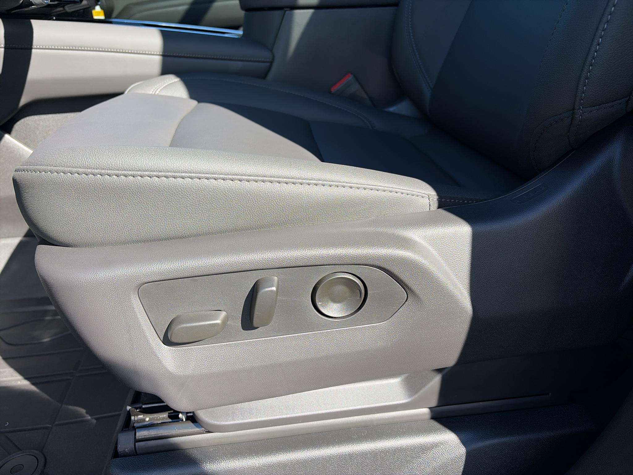 2027 Chevrolet Tahoe LT - Photo 24