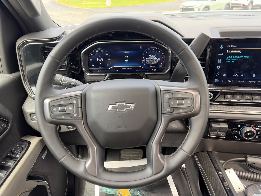 2025 Chevrolet Silverado 2500HD ZR2 - Photo 10