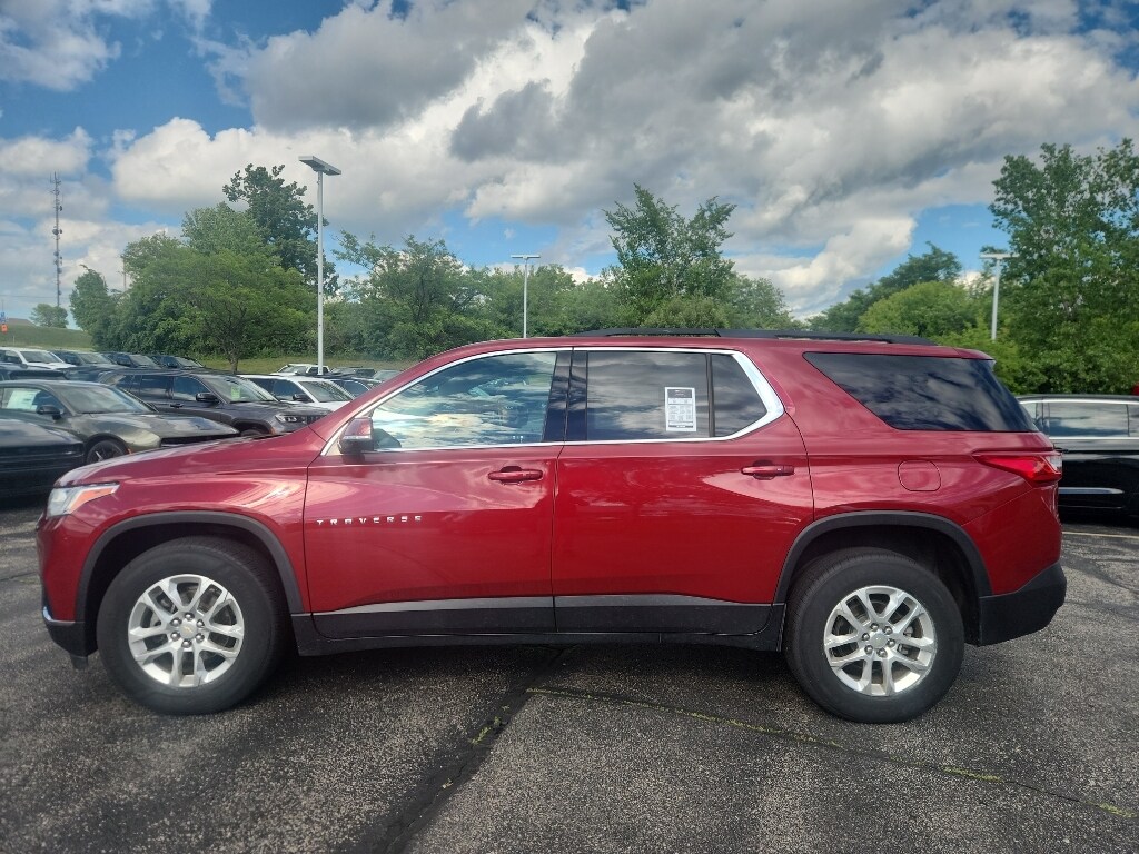 Used 2020 Chevrolet Traverse 3LT with VIN 1GNEVHKW7LJ249117 for sale in Slinger, WI