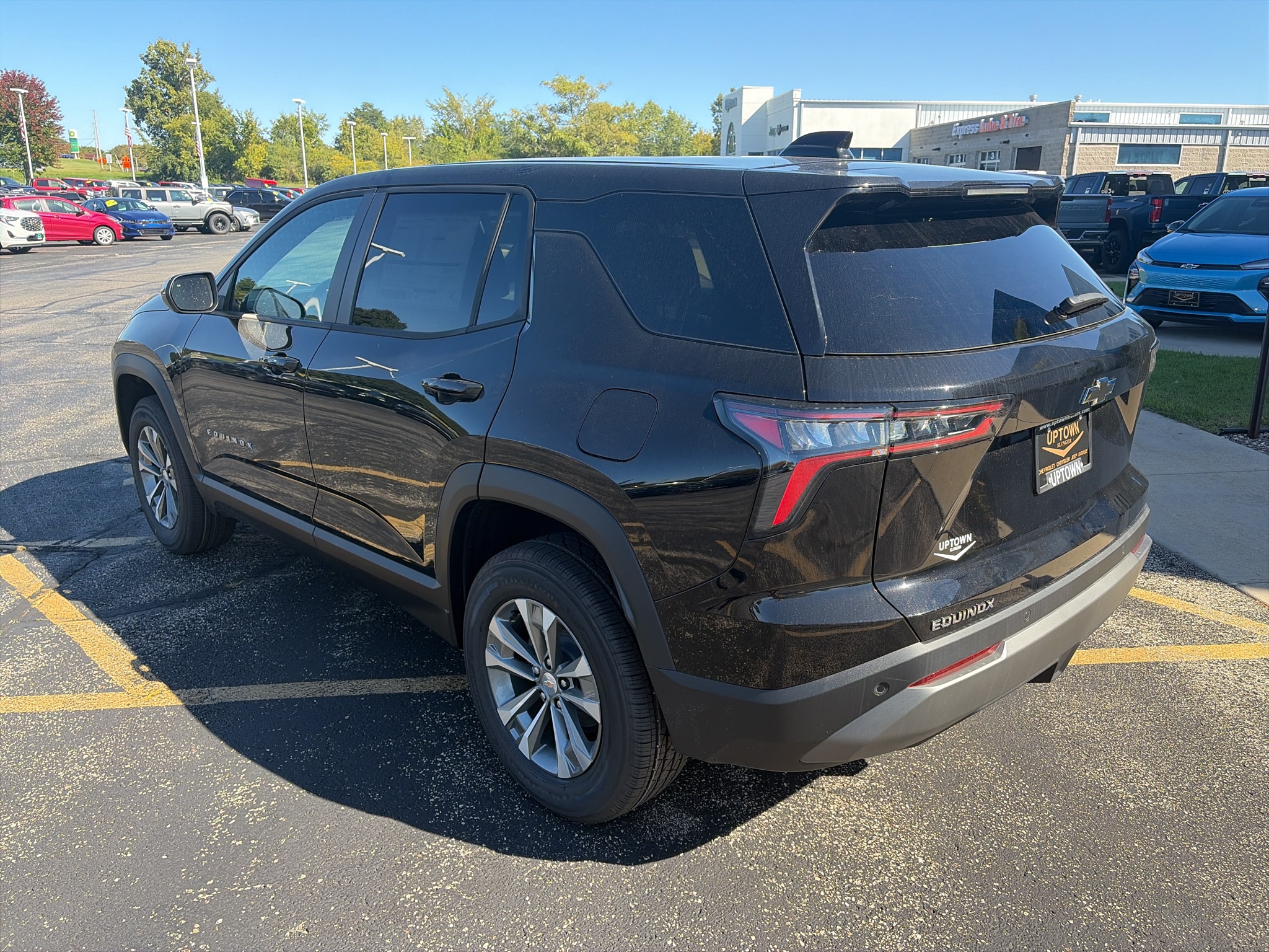 2027 Chevrolet Equinox LT - Photo 7