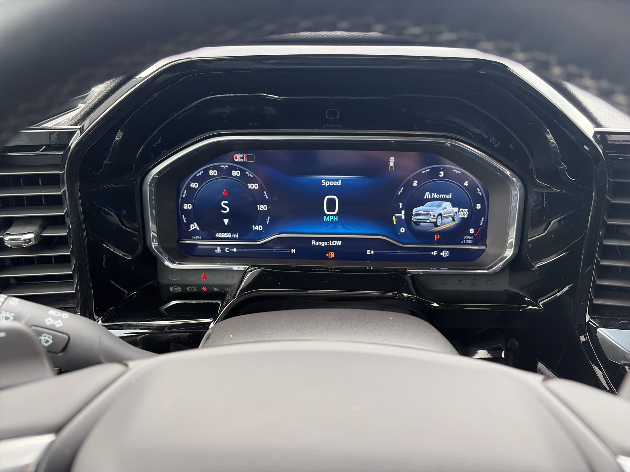 2024 Chevrolet Silverado 1500 LTZ - Photo 11