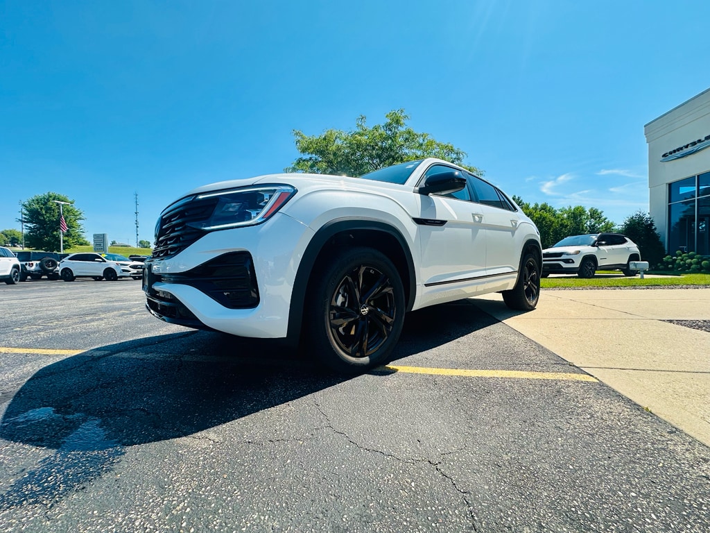 Used 2025 Volkswagen Atlas Cross Sport 2.0T SEL R-Line Black